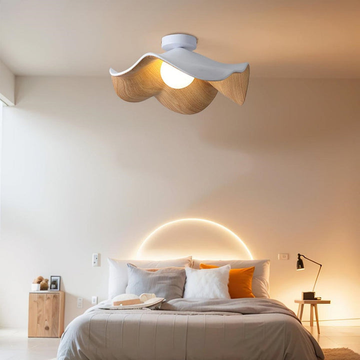 Skanto | Elegant Tre Taklampe med Skandinavisk Inspirasjon