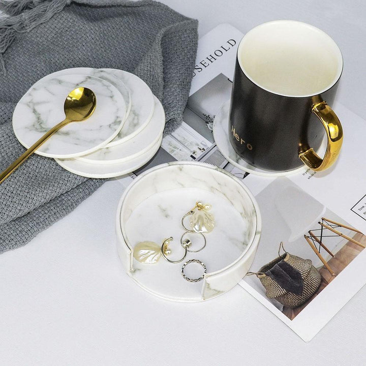 Skanto | Kystlinje Vegansk Skinn Coaster Sett | Marmorutseende | Stilfull Beskyttelse for Overflater