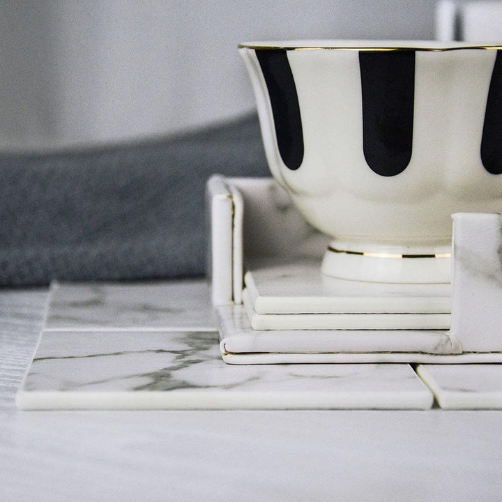 Skanto | Kystlinje Vegansk Skinn Coaster Sett | Marmorutseende | Stilfull Beskyttelse for Overflater