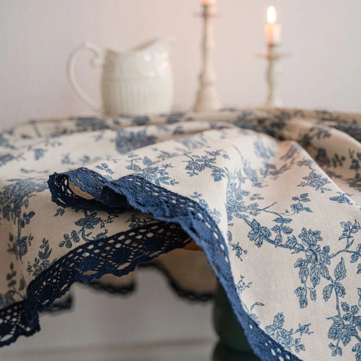 Skanto | Maribelle Blomstrete Gardin med Blondekant