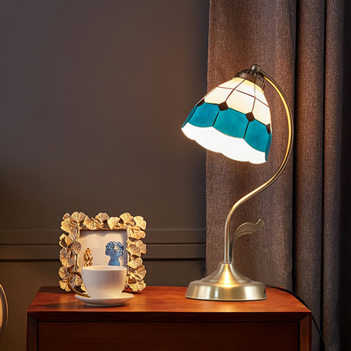 Skanto | LuxePetal – Hvit og blå glass blomstertablelampe i gull