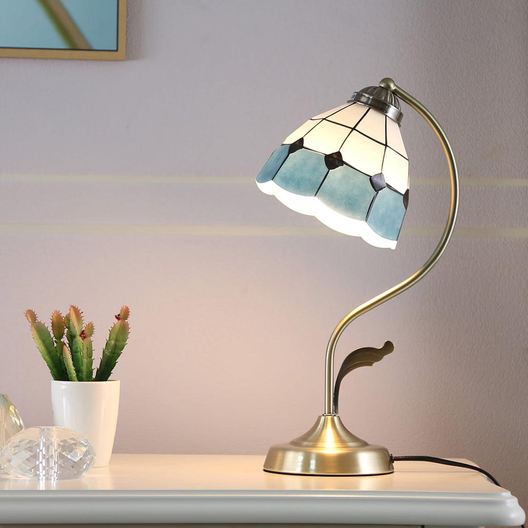 Skanto | LuxePetal – Hvit og blå glass blomstertablelampe i gull