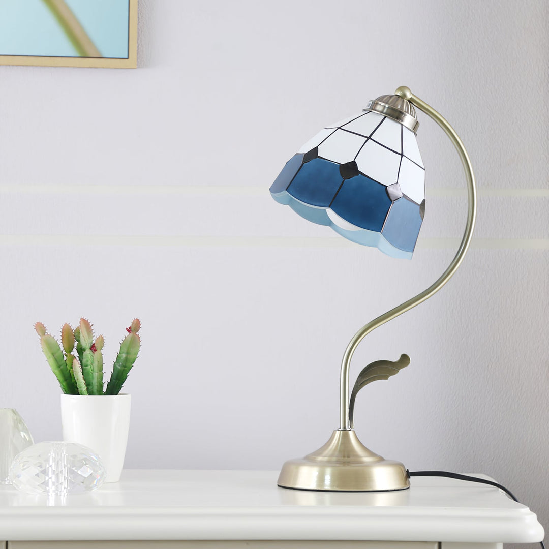 Skanto | LuxePetal – Hvit og blå glass blomstertablelampe i gull