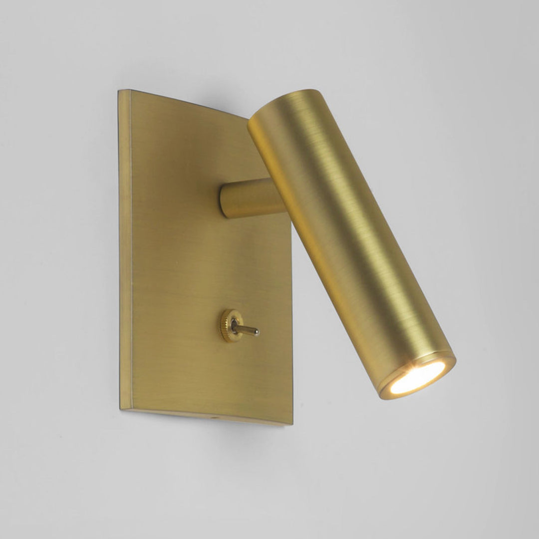 Skanto | Mikro Fyrkant Vegglampe med Bryter