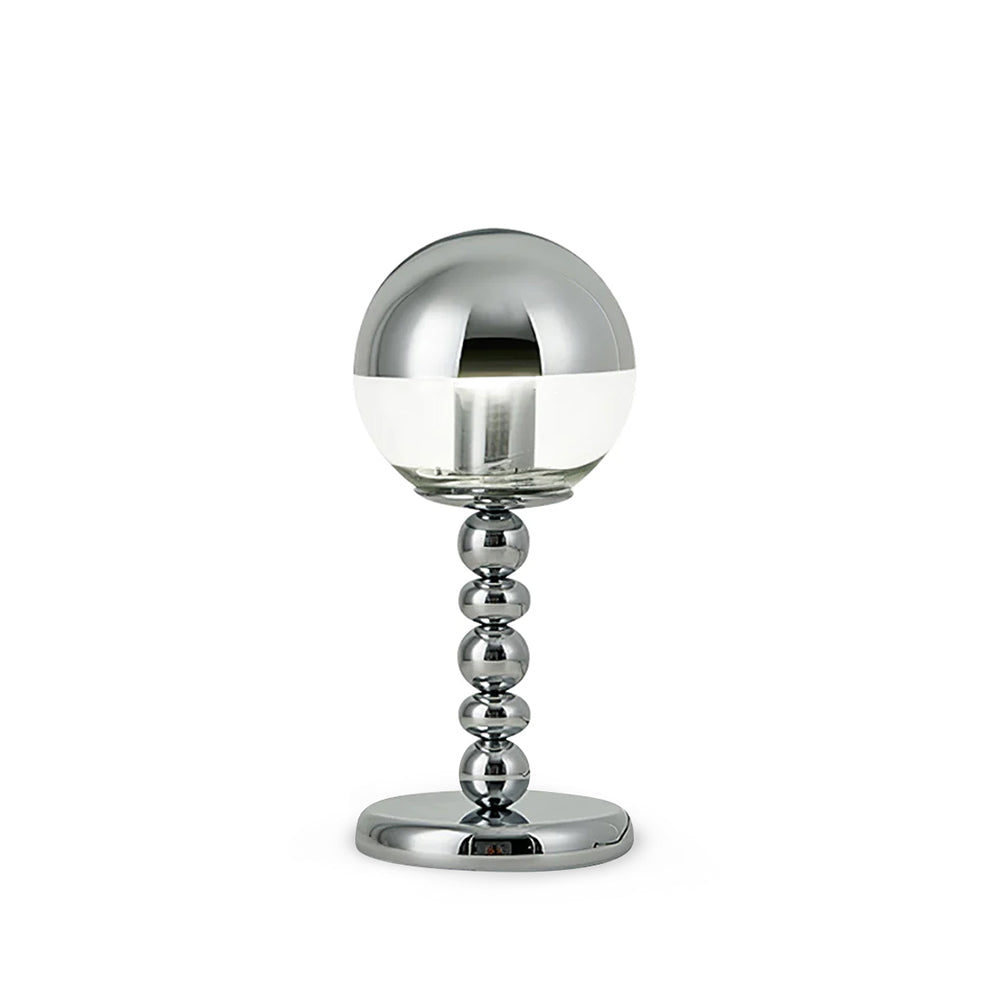Skanto | MirrorGlow – Minimalist krom bordlampe