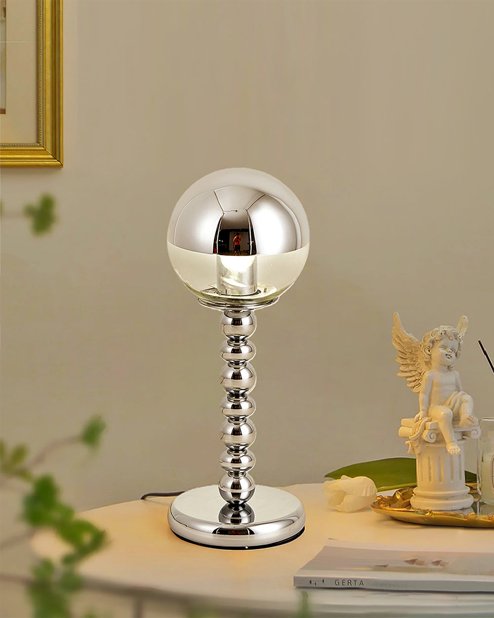Skanto | MirrorGlow – Minimalist krom bordlampe