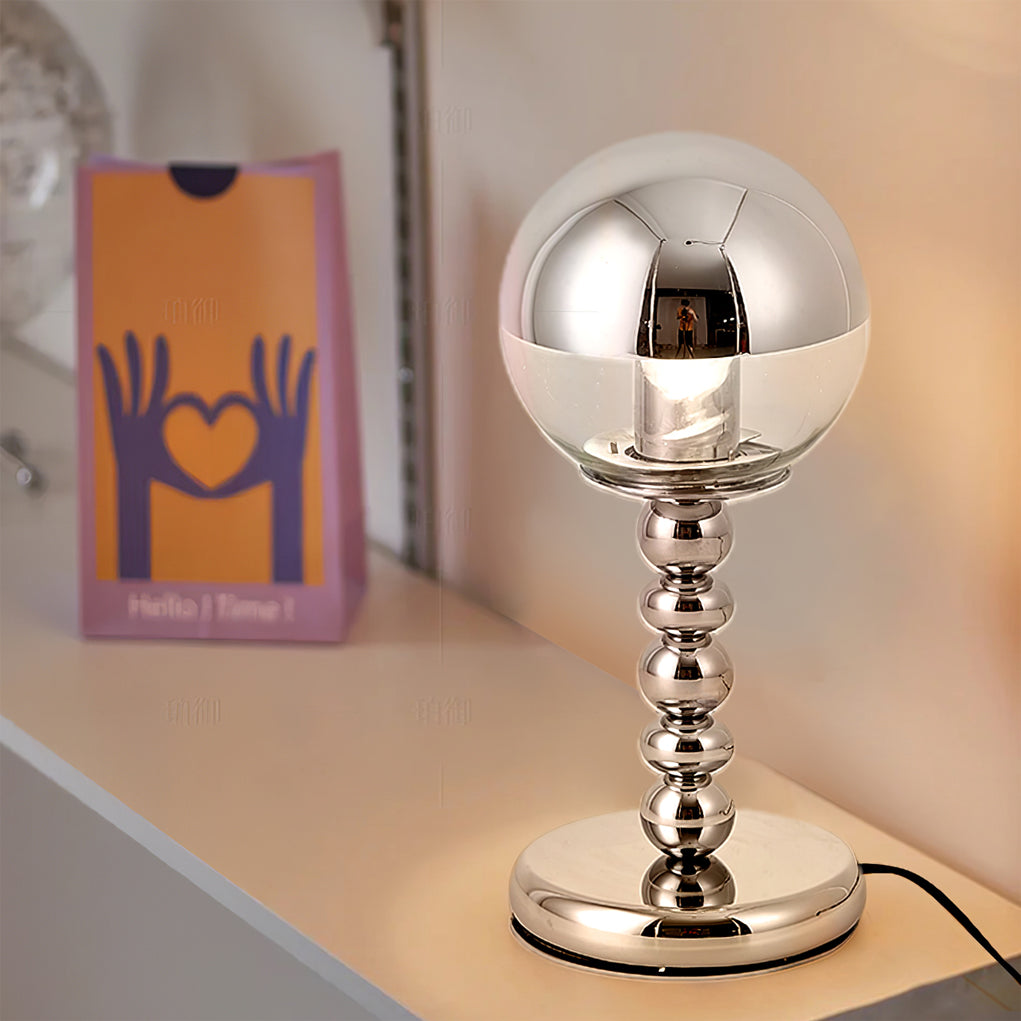 Skanto | MirrorGlow – Minimalist krom bordlampe