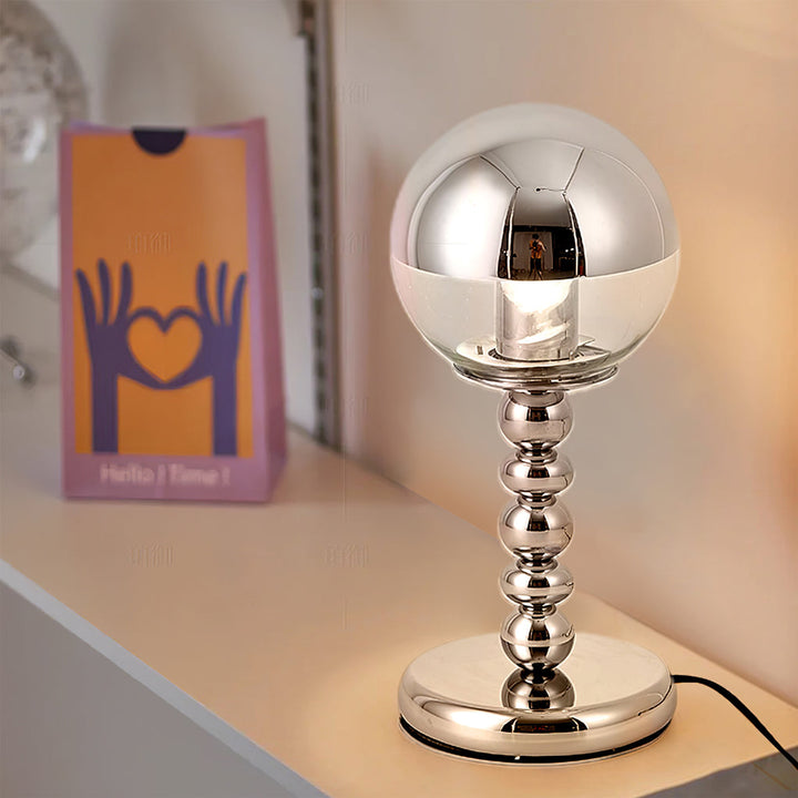 Skanto | MirrorGlow – Minimalist krom bordlampe