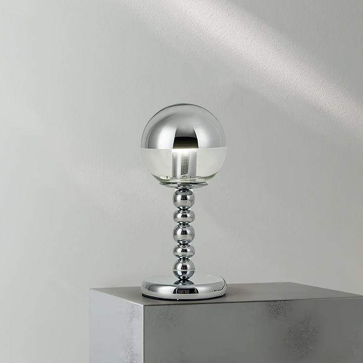 Skanto | MirrorGlow – Minimalist krom bordlampe