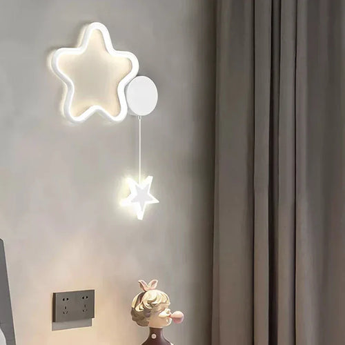 LumiDroom - Magisk Vegglampe med Stjerner og Måne Skanto