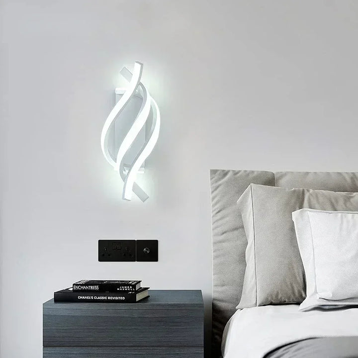 Skanto | Spiralformet vegglampe