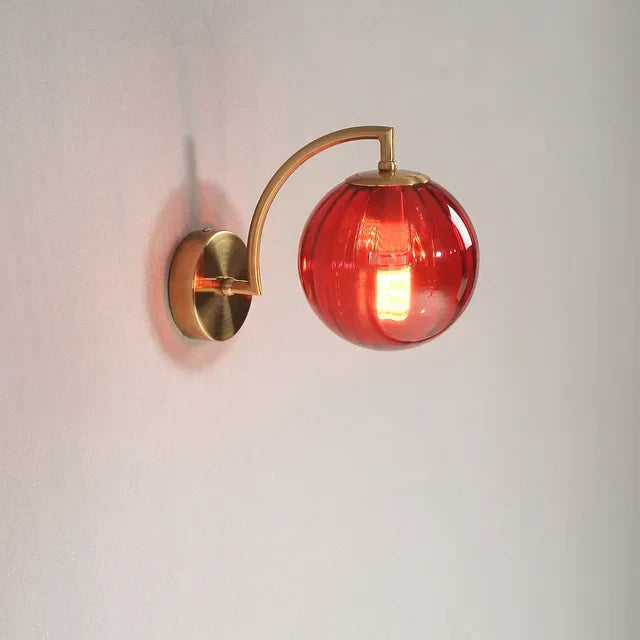 Skanto | Elegant Vegglampe Med Glassdesign