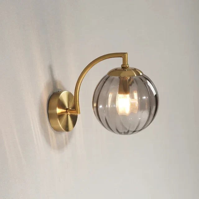 Skanto | Elegant Vegglampe Med Glassdesign