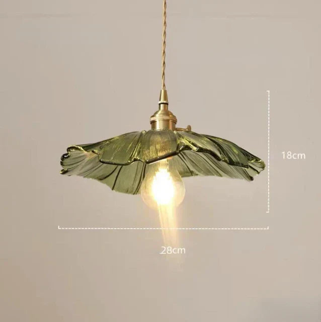 Skanto - Elegant pendel med florale detaljer