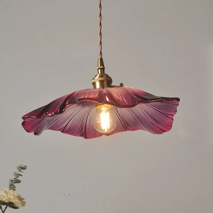 Skanto - Elegant pendel med florale detaljer