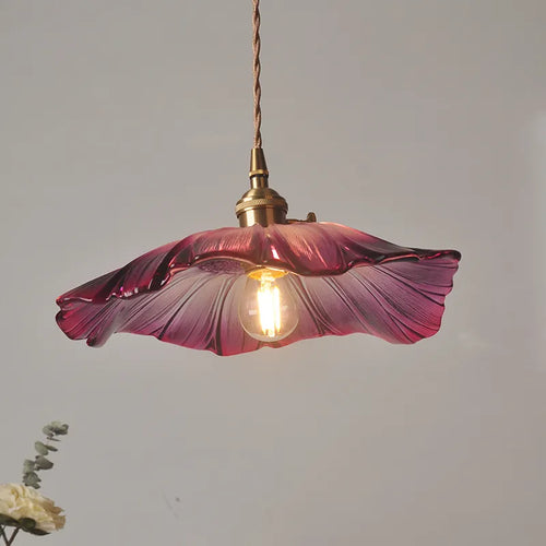 Skanto - Elegant pendel med florale detaljer