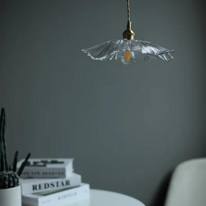 FloraGlimmer – Moderne, blomsterformet pendellampe | Glassdesign | LED-belysning for stue og spisestue