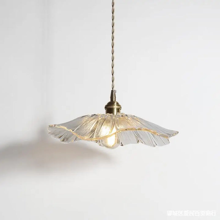 Skanto - Elegant pendel med florale detaljer