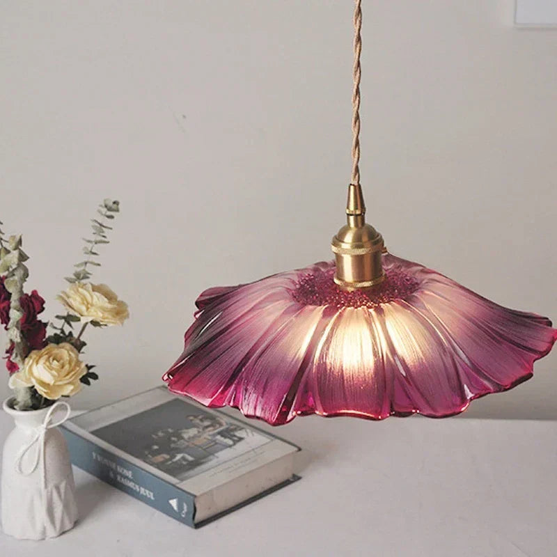 FloraGlimmer – Moderne, blomsterformet pendellampe | Glassdesign | LED-belysning for stue og spisestue