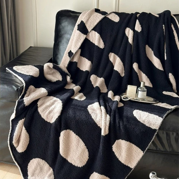 Skanto | Moderne Prikkete Fleecepledd