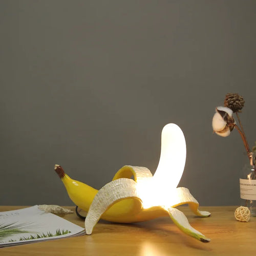 Skanto | Fasjonabel lampe i form av en banan som gir morsom belysning