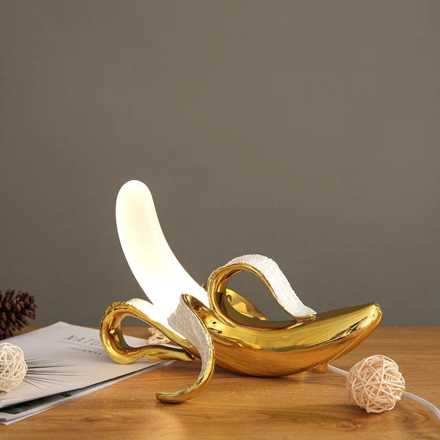 Dekorativ Bananlampe – Moderne Bordlampe for Stilig Interiørdesign | Skanto