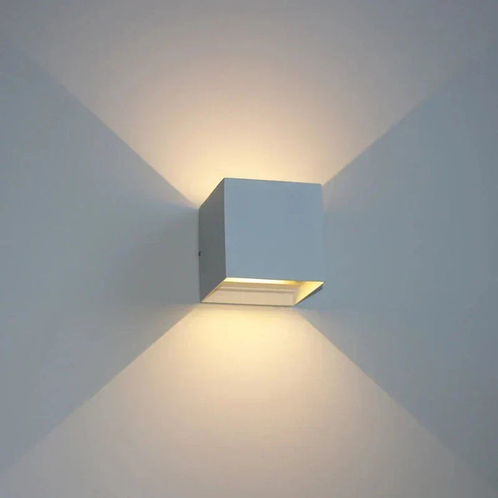 Skanto | Minimalist Glow Outdoors