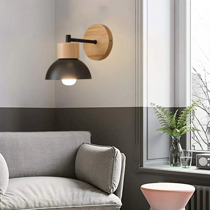 Moderne vegglampe laget av tre og metall for stue eller soverom - Skandinavisk design | Skanto