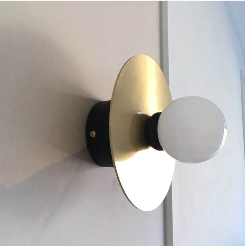 Moderne LED Vegglampe med Kule Design - Stilren Vegglampe for Stue & Soverom | Skanto
