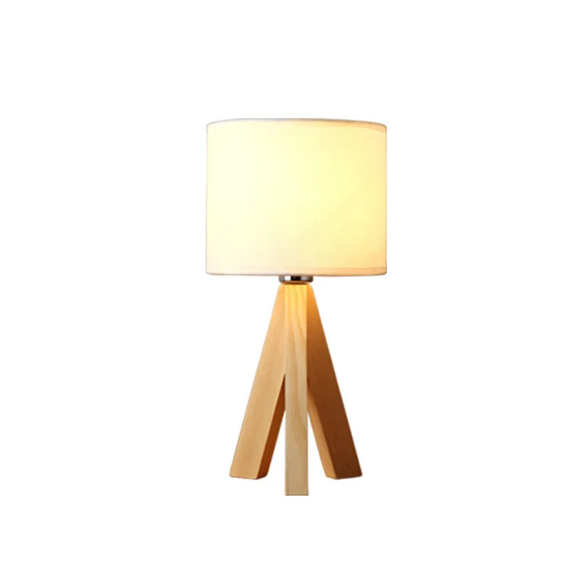 Skanto | LumiHout – Moderne bordlampe laget av tre med varm, naturlig eleganse