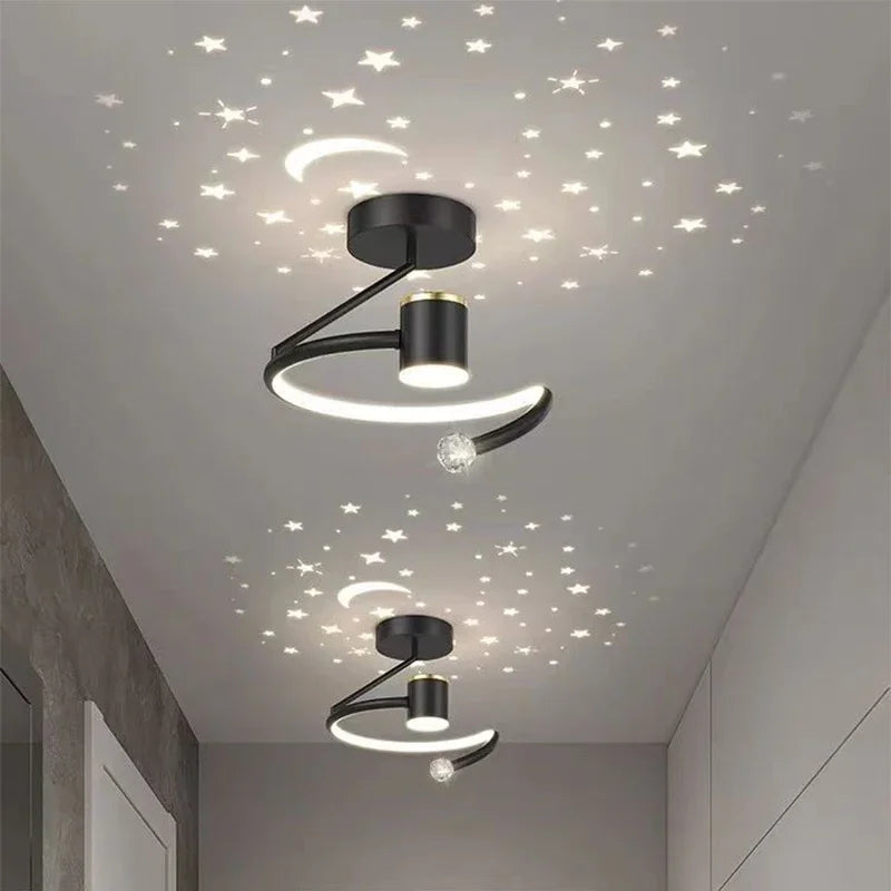 LED taklampe med stjernehimmel – Moderne krystallampe design for barnerom og stue | Skanto