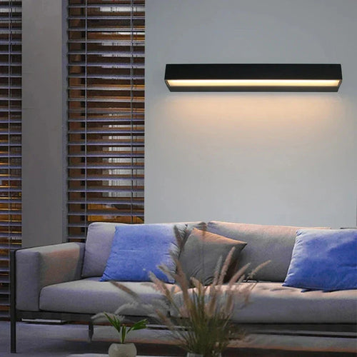 Moderne LED-vegglampe for utendørs bruk - værbestandig, energibesparende, ideell for hage og terrasse | Skanto