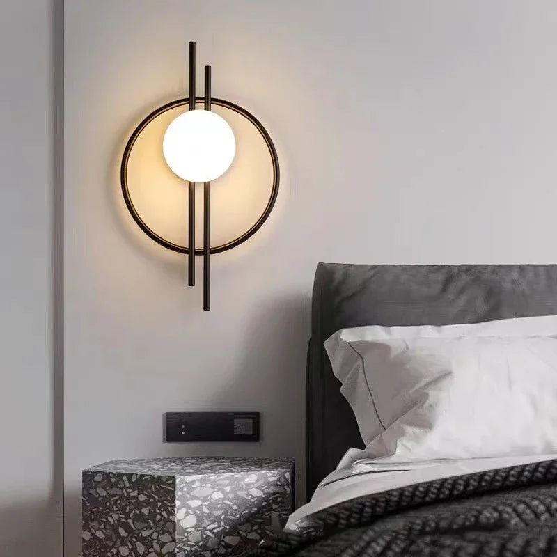 Moderne LED Vegglampe med Sphære Glass - Stilig Vegglampe for soverom & stue | Skanto