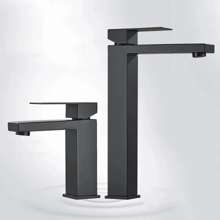 Skanto | Moderne Svart-Sølv Kran - for Luksus Bathtub Opplevelse