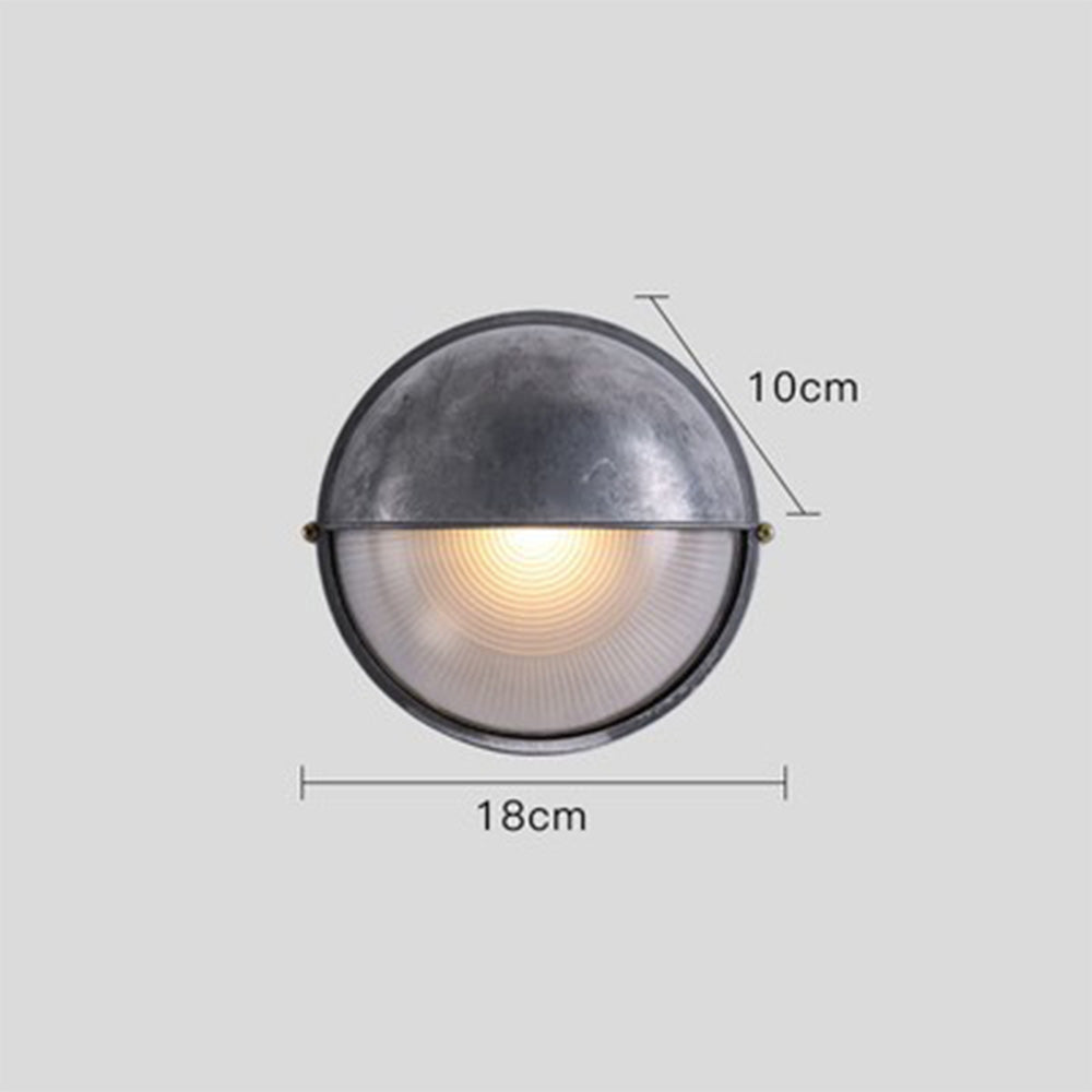 Elegant vanntett utendørs vegglampe | Skanto