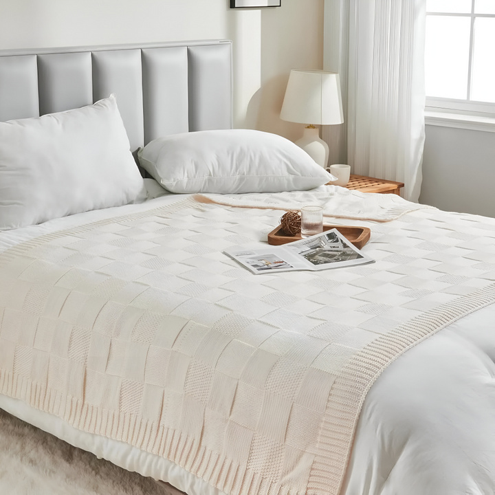 Skanto | Loomvera Plaid | Strikket Teppe Svart-Hvitt | Myk & Hudvennlig | For Alle Sider