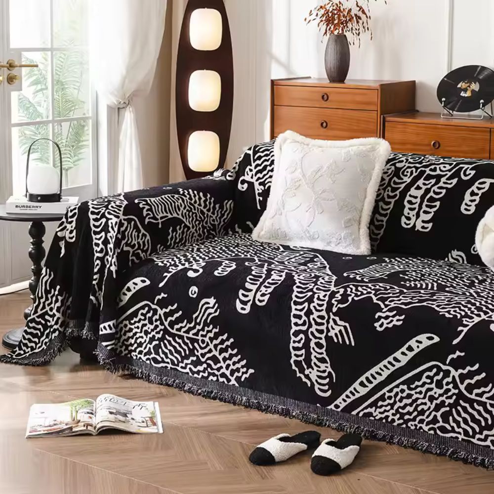 Skanto | Nature Sketch Pattern Sofa Cover