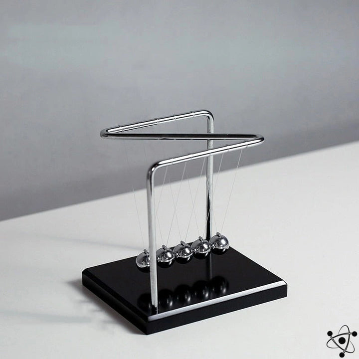 Skanto | Newton's Pendulum Form Z