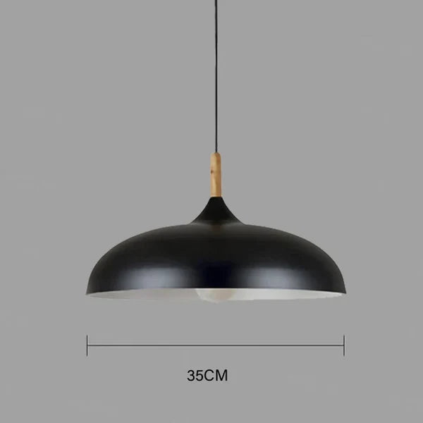 NordicOak – Taklampe layt av nordisk eik