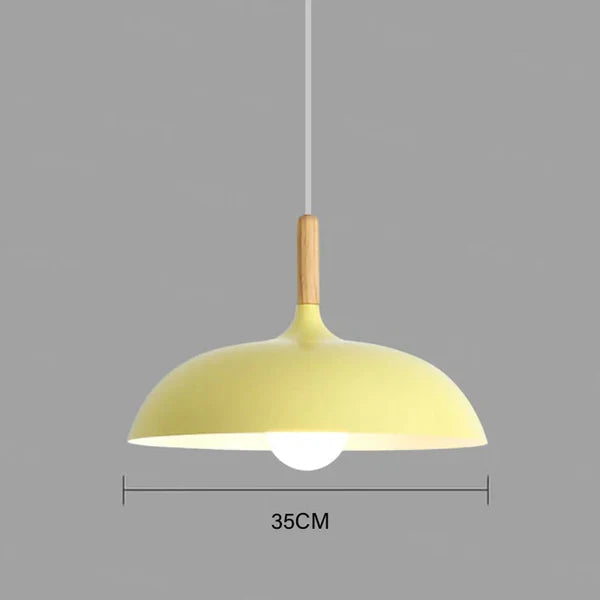 NordicOak – Taklampe layt av nordisk eik