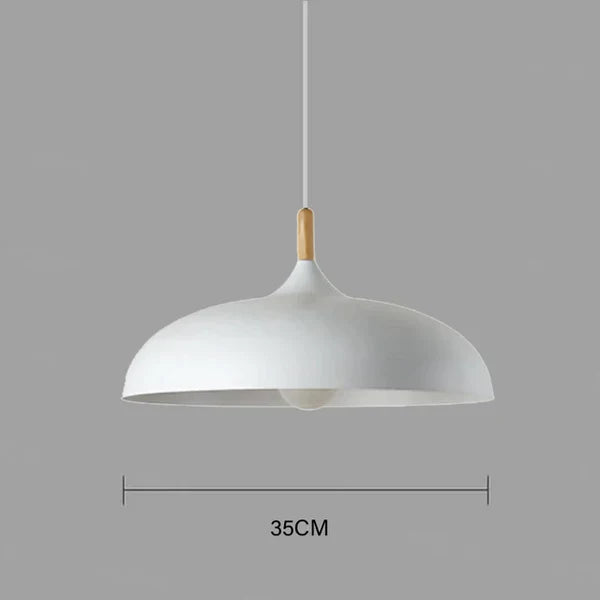 NordicOak – Taklampe layt av nordisk eik