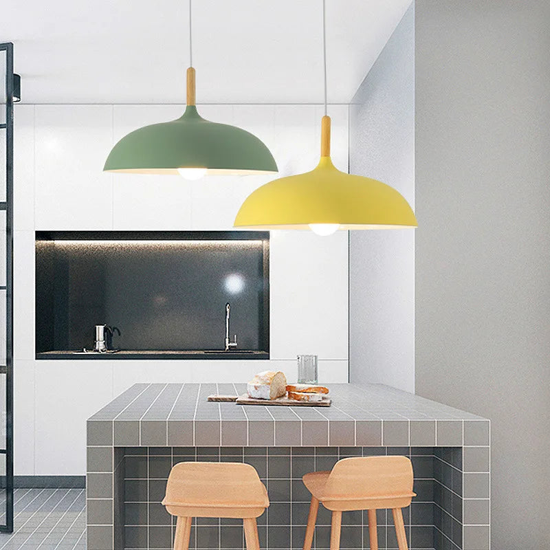 NordicOak – Taklampe layt av nordisk eik