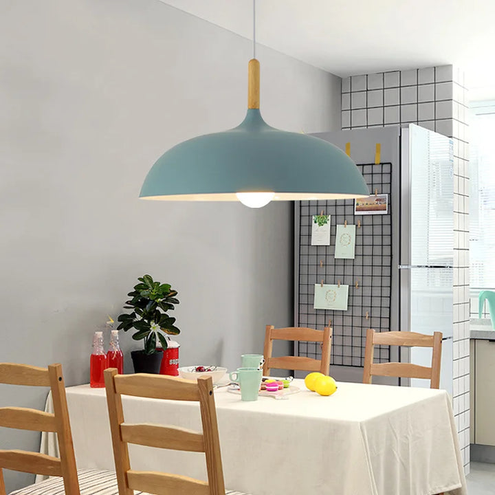 NordicOak – Taklampe layt av nordisk eik