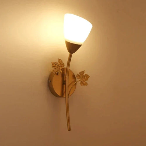 Krav vegglampe i vintage-stil med bladmotiv – LED-lampe for gang og stue | Skanto