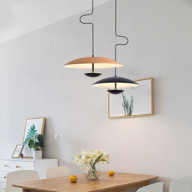 Moderne LED Pendellampe – Skandinavisk Design Laget av Tre og Metall | Skanto
