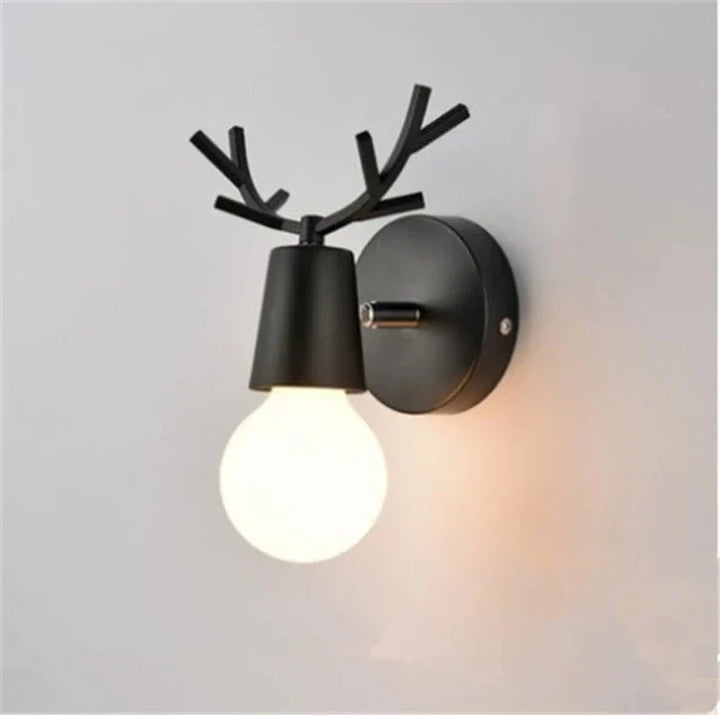 Moderne Gevir Vegglampe – Tre og Metall LED Lys for Barnerom & Stue | Skanto