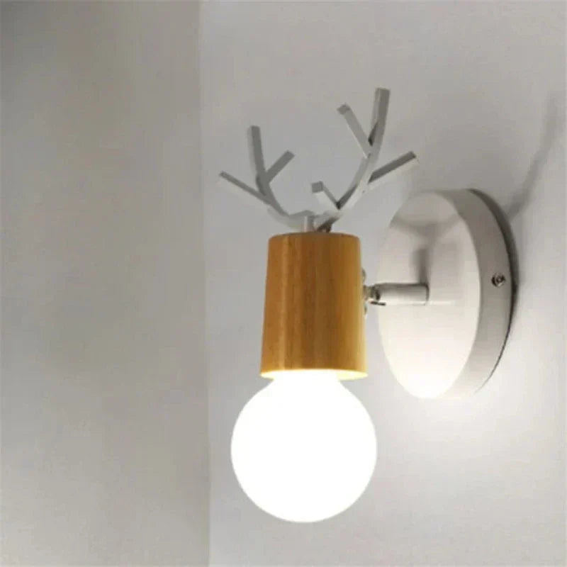 Skanto | BrightStag - Elegant lysestake med gevir-tema