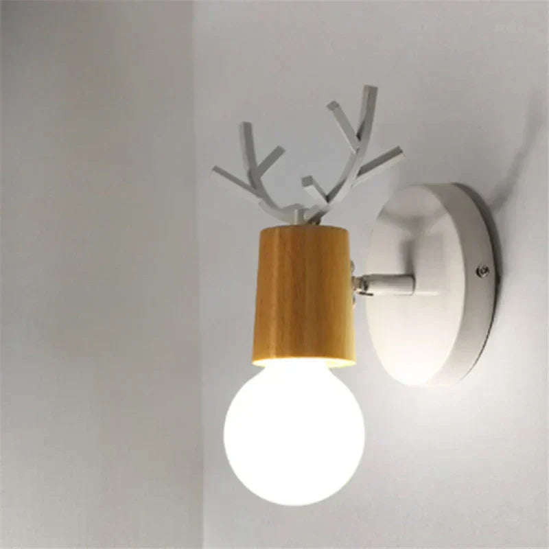 Skanto | BrightStag - Elegant lysestake med gevir-tema