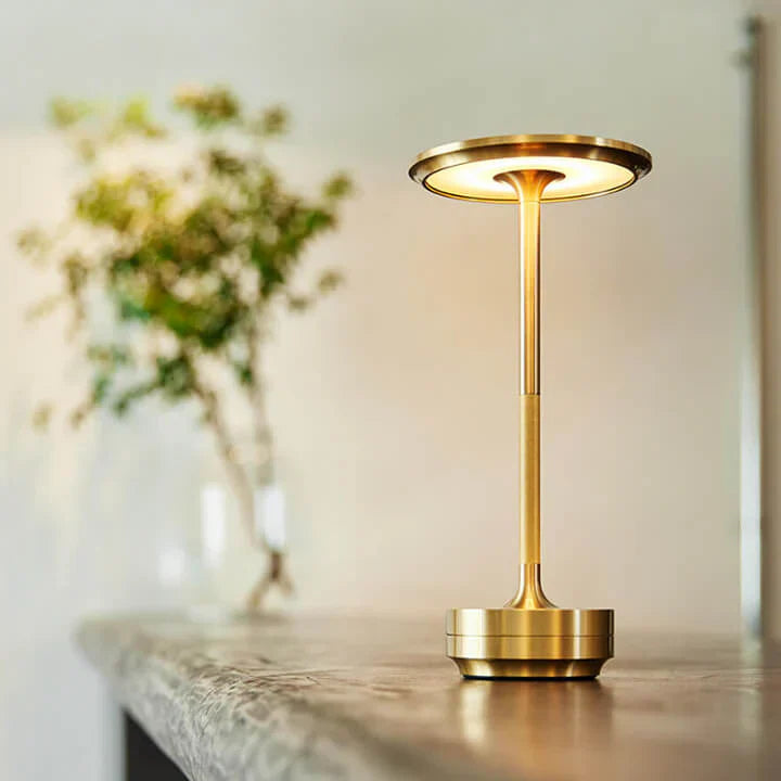 Skanto | NordicaLight Luxe Trådløs Bordlampe for Elegant Belysning
