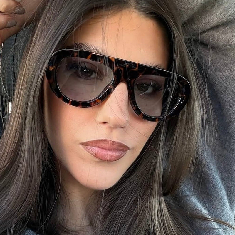 Dame moteriktig oversized solbriller med beskyttende UV-filter Skanto